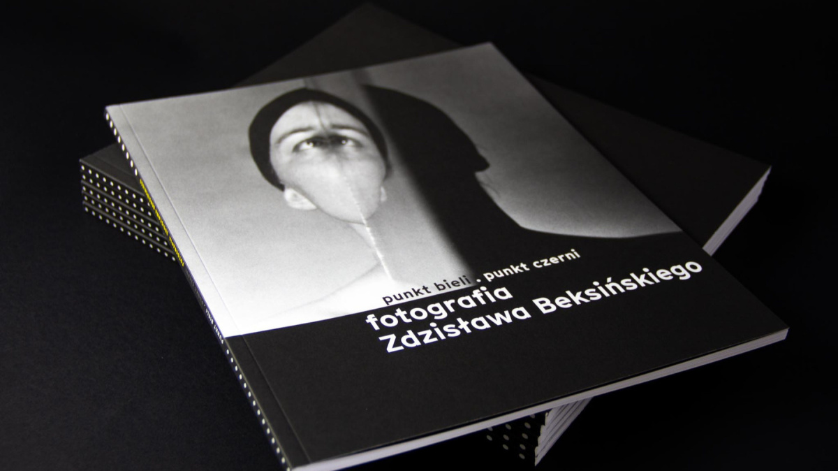 Folder do wystawy „Punkt bieli. Punkt czerni. Fotografia Zdzisława Beksińskiego” Folder do wystawy „Punkt bieli. Punkt czerni. Fotografia Zdzisława Beksińskiego”