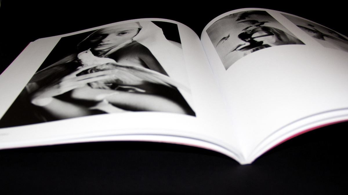 Katalog Laura Makabresku „SANGUIS” Katalog Laura Makabresku „SANGUIS”