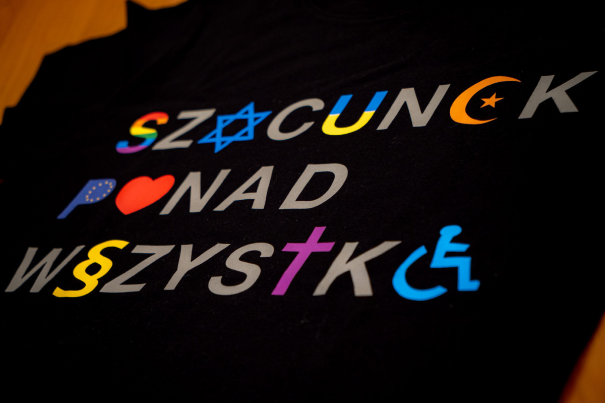 Koszulka męska SZACUNEK PONAD WSZYSTKO Koszulka męska SZACUNEK PONAD WSZYSTKO